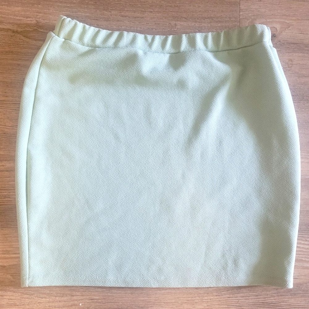 Boohoo Light Mint Green Skirt Medium